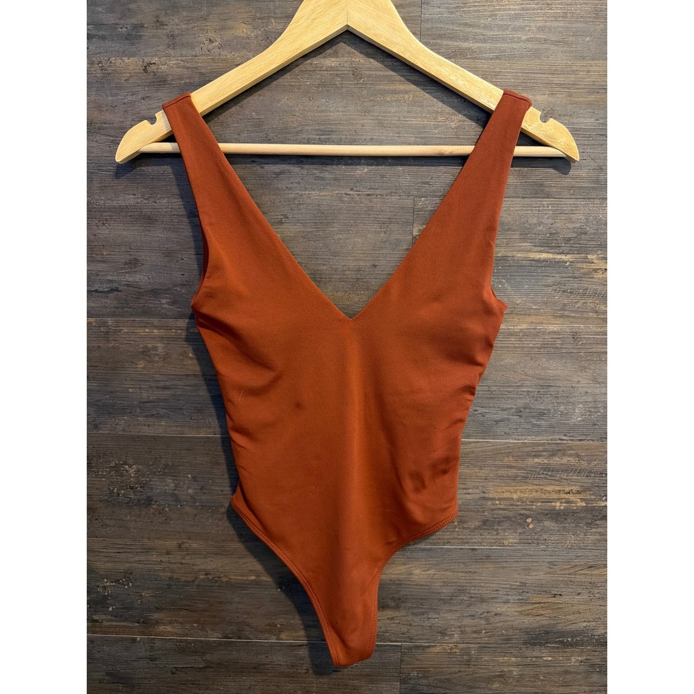 Babaton Aritzia Deep V-Neck Bodysuit Rust Terracotta Thong XS